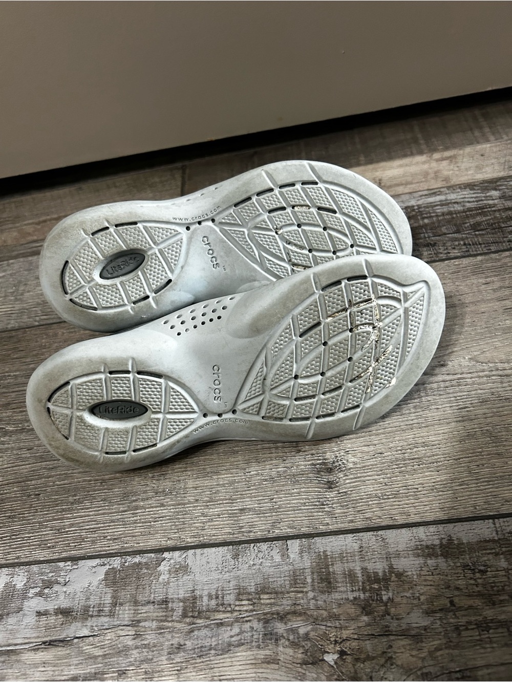 CROCS Black lite ride Lace-Up Athletic Sneakers - Picture 8 of 8